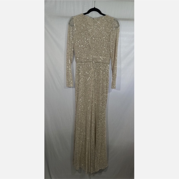 NWT $398 IEENA for Mac‎ Duggal [ 4 ] Sequin Faux Wrap Gown in Silver Nude - Picture 12 of 14